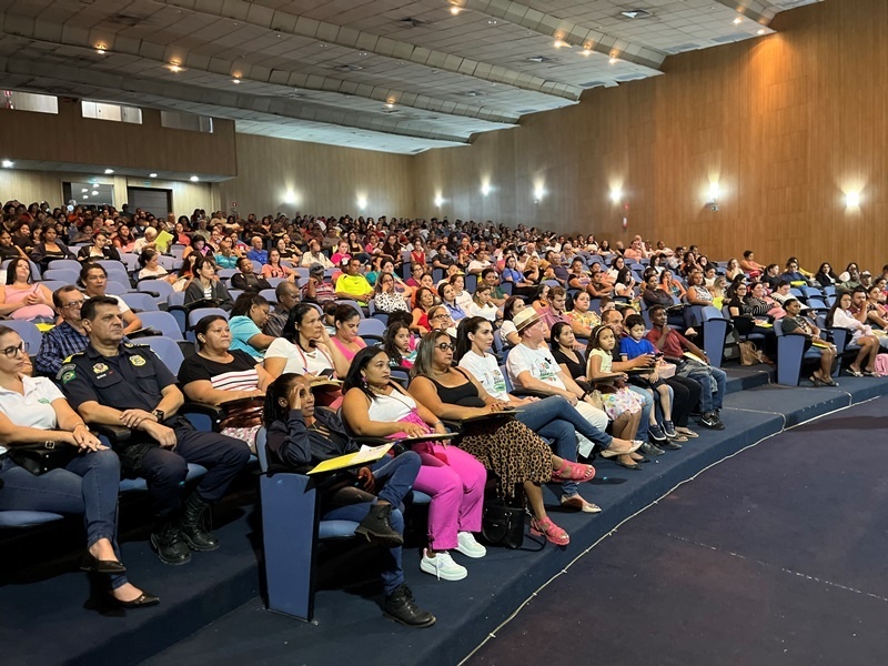 Prefeito acompanha 1ª reunião com futuros moradores da etapa 6 do Nico Baracat