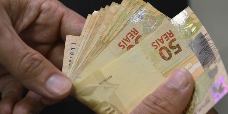 Brasil registra aumento no número de pedidos de recuperação judicial e falências de empresas no 1º semestre de 2023
