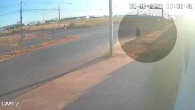 Sinop: Jovem fica em estado grave após colidir moto em poste