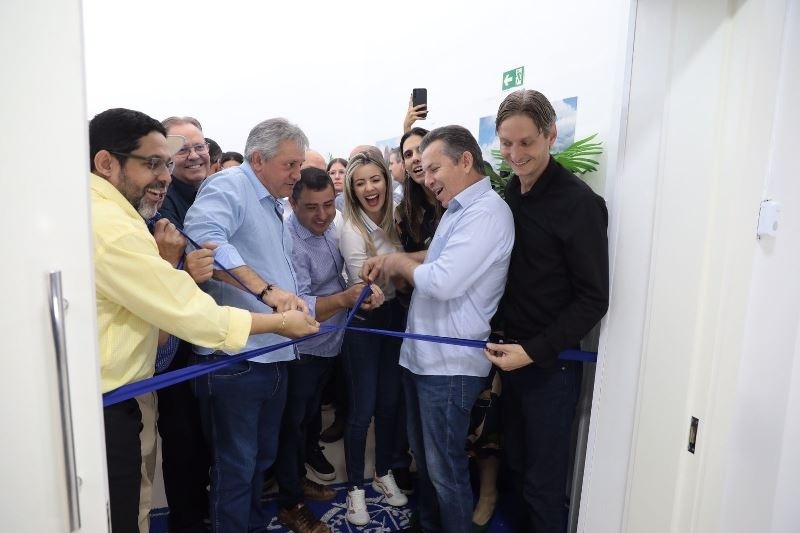 Prefeito recepciona comitiva do governador para abertura de 30 novos leitos pediátricos no Hospital Regional