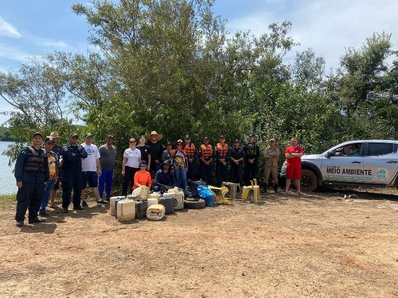Meio Ambiente e parceiros retiram cerca de 500 kg de lixo do Rio Teles Pires
