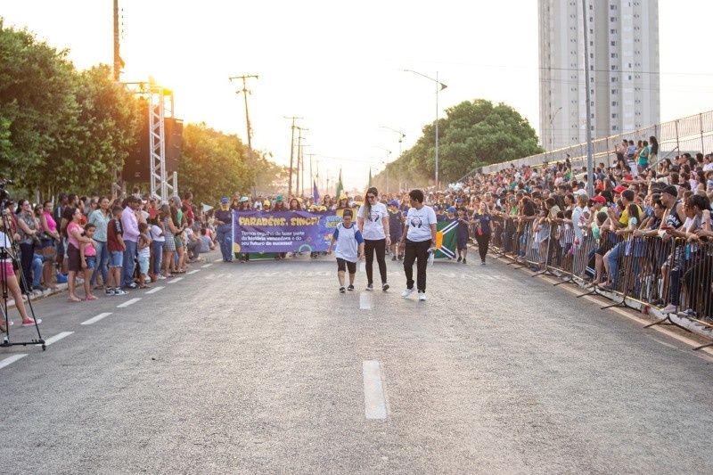 Desfile Cívico com mais de 70 pelotões fechará Festeja Sinop no aniversário de 49 anos do município