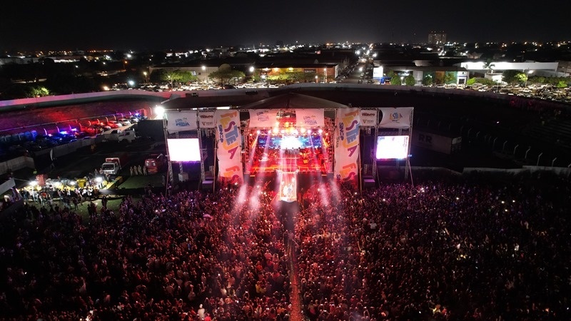 Show com Maiara e Maraísa lota estádio e reúne 60 mil pessoas para celebrar aniversário de Sinop