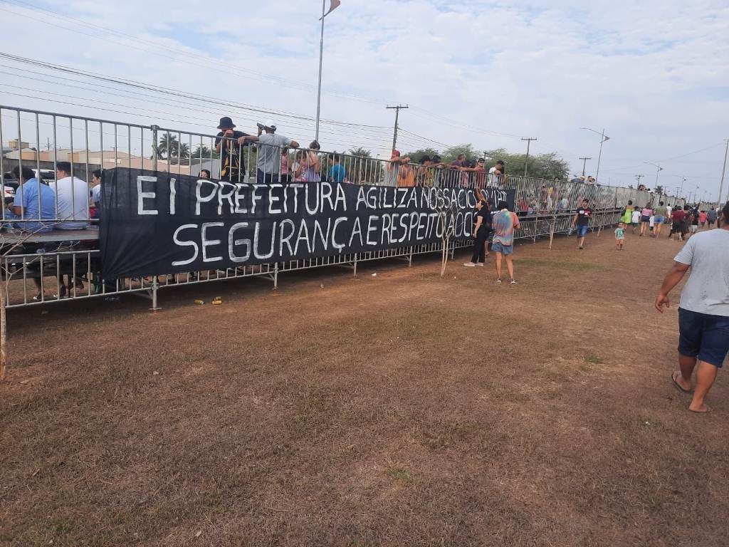Protesto nos festejos