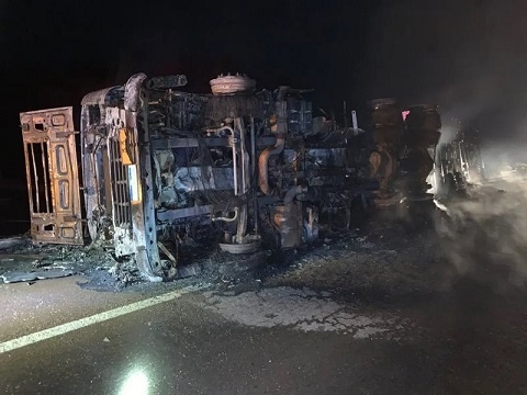 Carreta tanque tomba e caminhoneiro morre carbonizado em MT
