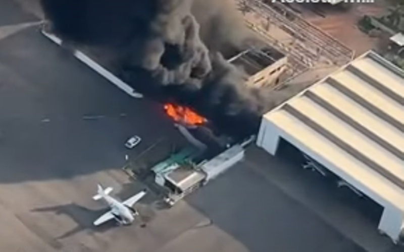Duas pessoas morrem após avião perder controle e explodir em aeroporto de empresa em Cuiabá