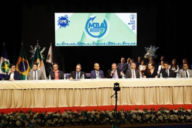 TCE-MT certifica 206 alunos de MBA em gestão pública