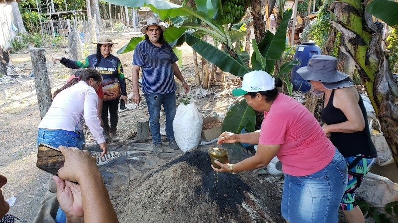 Empaer ensina produtores familiares a fazerem adubos orgânicos e reduzirem custo da produção