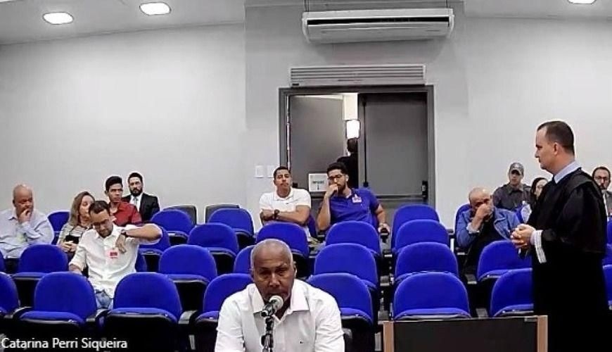 Júri acata tese da defesa e absolve PMs acusados de morte de detento