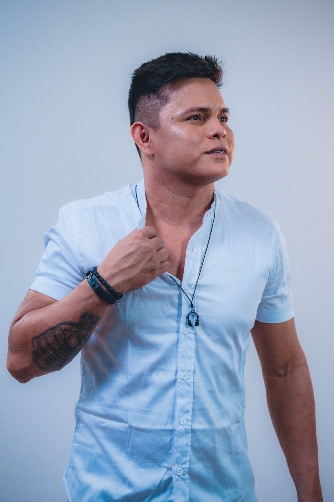 Com o melhor do forró, cantor conquista espaço na noite de Sinop e região