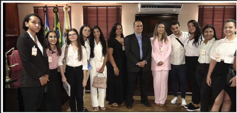 Juiz compartilha experiências com estudantes de Direito de Diamantino