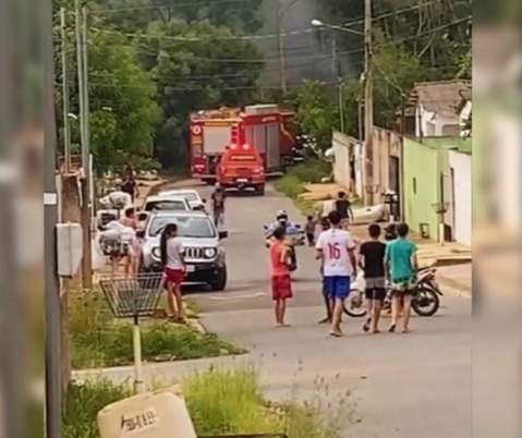 VG: Bebê morre após ser arremessado em fogueira