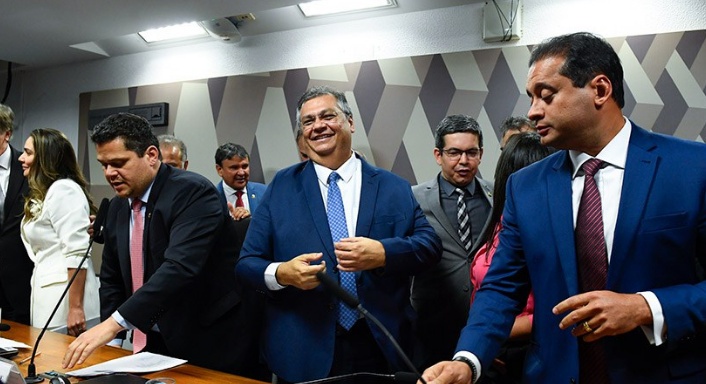 Com 47 votos favoráveis, Senado aprova Dino para o STF