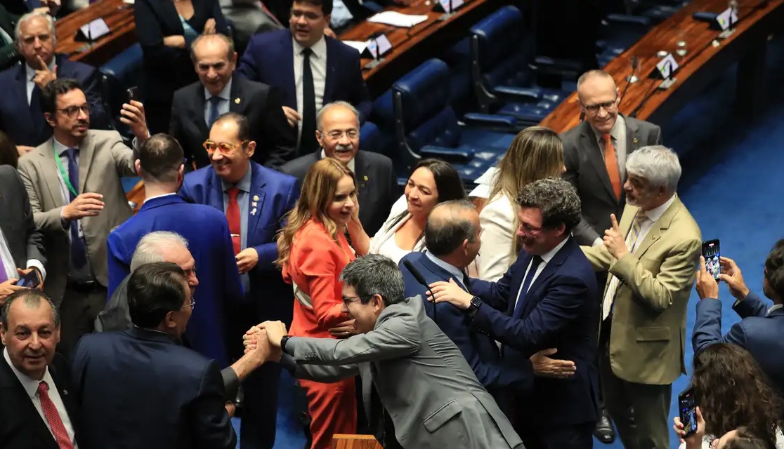 Cesta básica, combustível, serviços: o que muda com reforma tributária