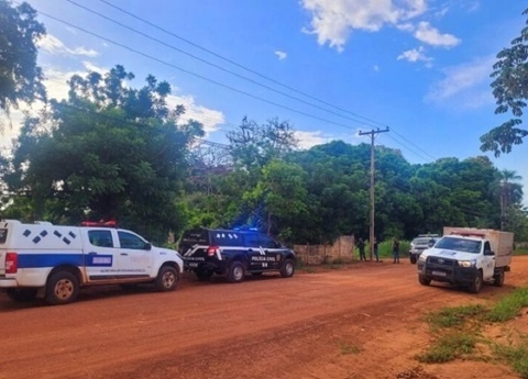 Homem é encontrado morto dentro de cemitério abandonado
