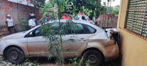 Motorista de aplicativo morre atropelado pelo próprio carro