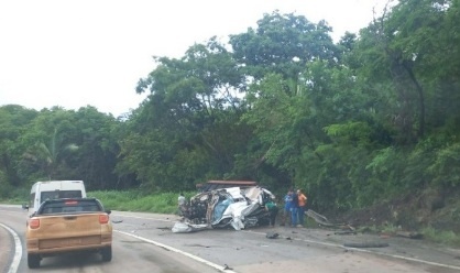 Acidente envolvendo 7 veículos deixa um morto e três feridos
