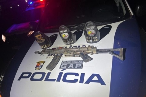 Fuzil da PM furtado durante abordagem em boca de fumo é recuperado
