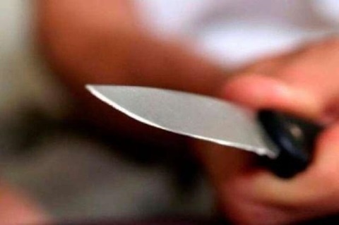 Mulher tenta matar filhos de 6 e 5 anos a facadas em MT