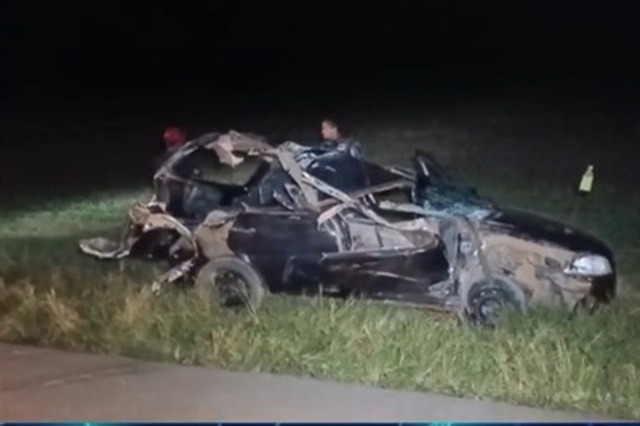 Passageiro de carro morre depois de violenta colisão contra caminhão em Sinop