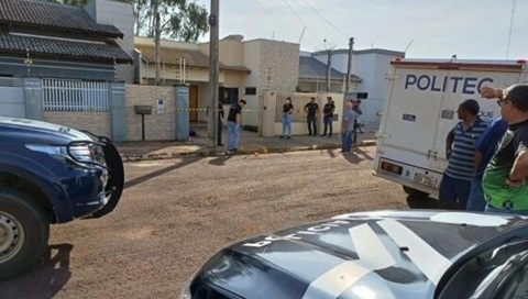 Criminoso morre baleado após tentar roubar veterinário