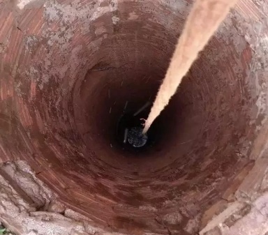 Trabalhador morre e colega é internado por sofrerem intoxicação durante limpeza de poço