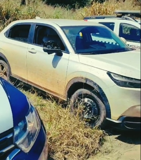 PM recupera carro furtado de oficina no centro de Sinop