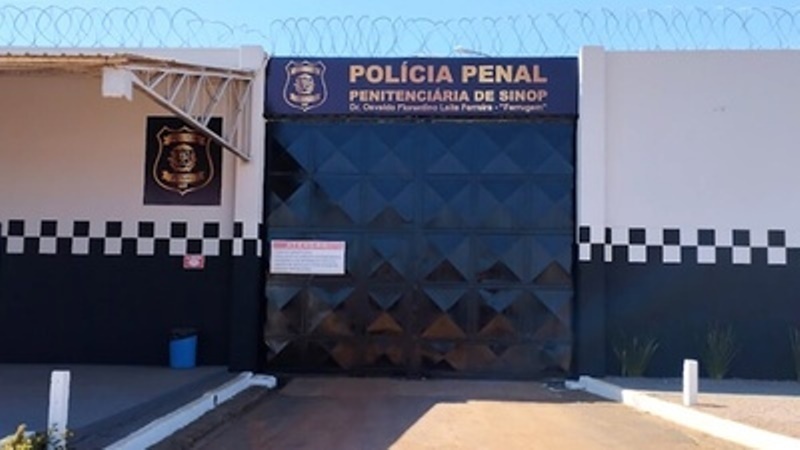 Presos serram grade do banheiro na Penitenciária Ferrugem em Sinop