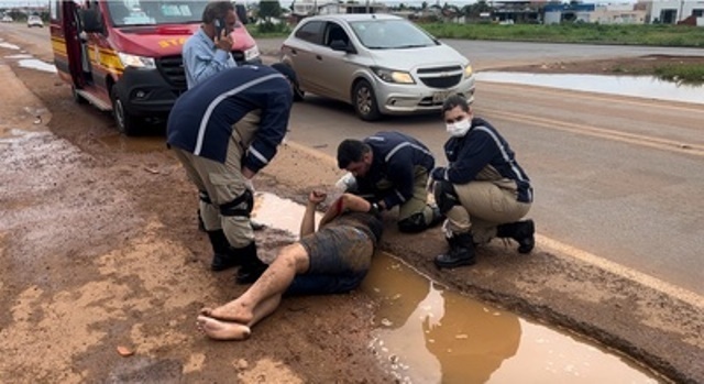 Colisão entre carro e moto é registrado na MT-140 em Sinop