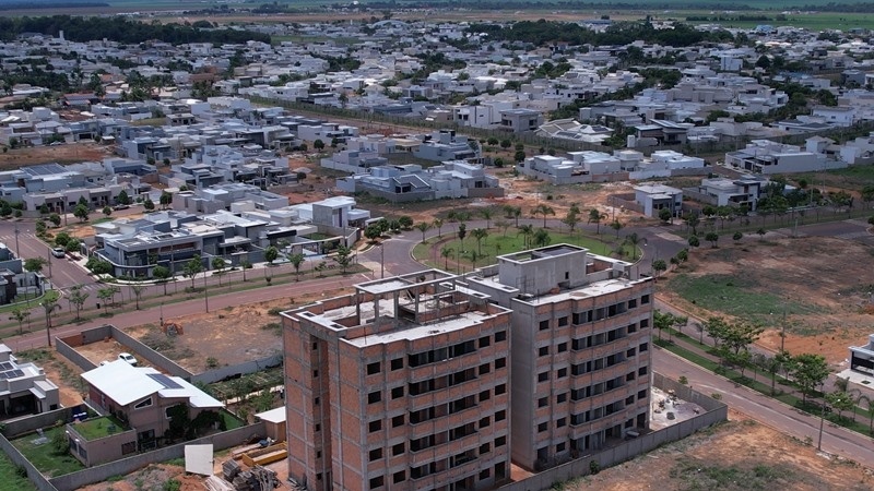 Construção civil de Sinop começa 2024 em alta e número de novos alvarás aumenta 30,38%