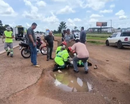 Acidente entre motos deixa duas pessoas feridas na BR-163