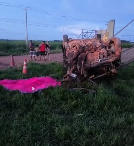 Dois morrem em capotamento de carro em Sinop