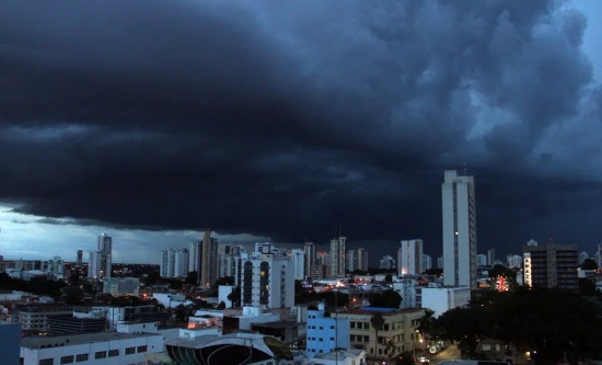 MT tem alerta de perigo para tempestades e queda de 5°C na temperatura nos próximos dias