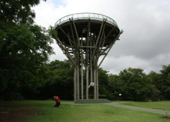 Mulher de 50 anos morre ao se jogar de mirante no Parque Mãe Bonifácia