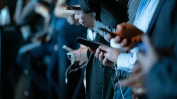 Brasil tem 25% de celulares contrabandeados; país perde bilhões em impostos