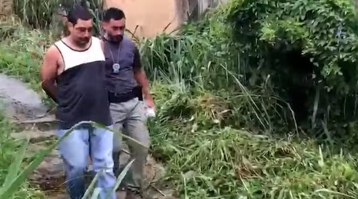 Líder religioso é preso por estupro de menino de 4 anos; mãe da vítima também é detida