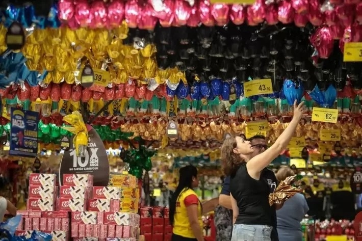 Preferência dos consumidores em comprar no comércio local e promoções para Páscoa