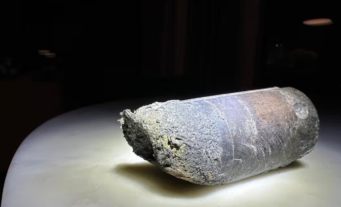 Nasa recolhe objeto que caiu do céu e atingiu casa nos EUA