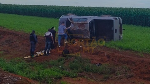 Acidente na MT-242 em Sorriso deixa duas pessoas feridas