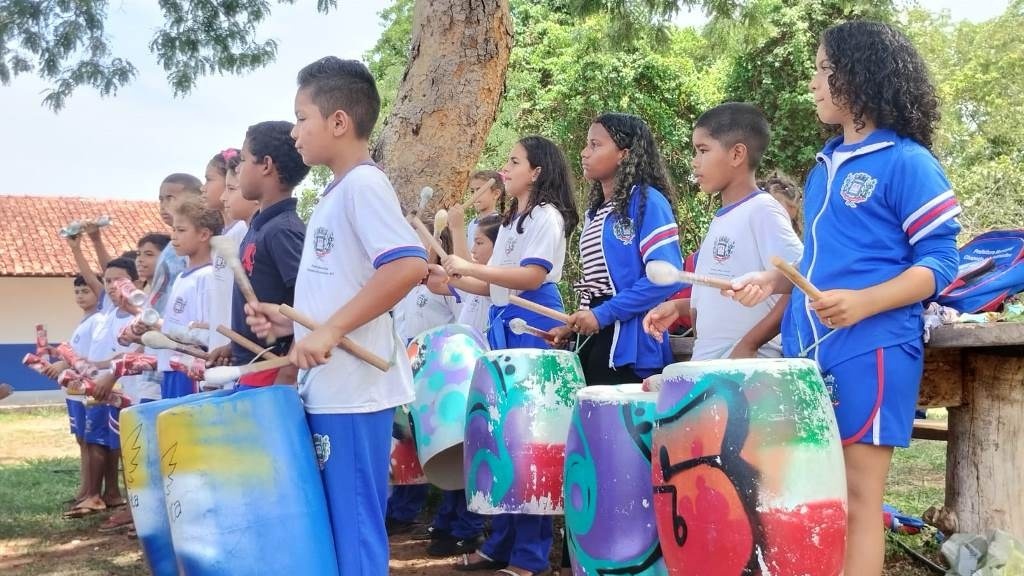 Projeto Batuca MT desperta à criação de percussão alternativa em grupo Siriri
