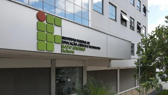 Professores e funcionários entram em greve e 14 institutos federais de MT estão sem aulas