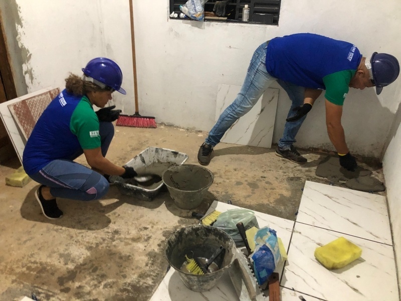 Aulas práticas do programa Qualifica Sinop beneficiam famílias atendidas pela Lei de Assistência Técnica