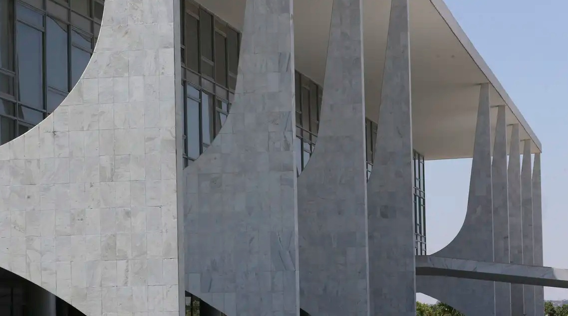 Lula sanciona, com veto, projeto que proíbe saidinha de presos