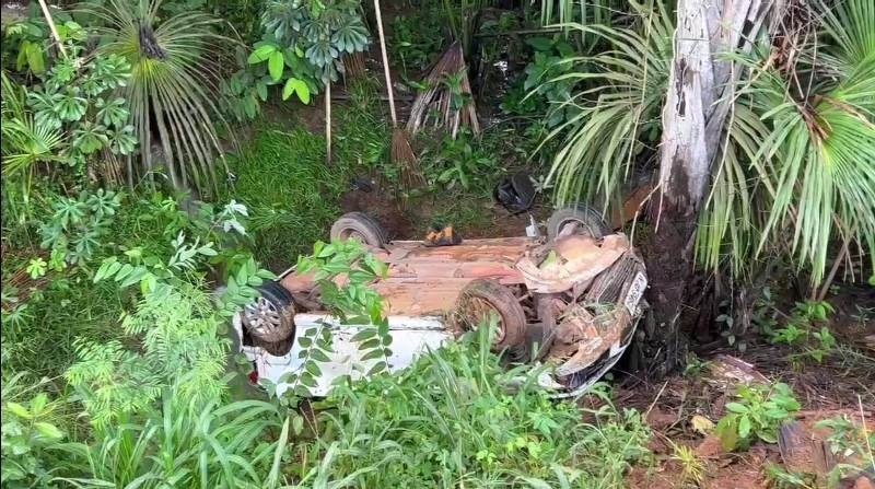 Rapaz morrre em capotamento de veículo na BR-163 em Sinop