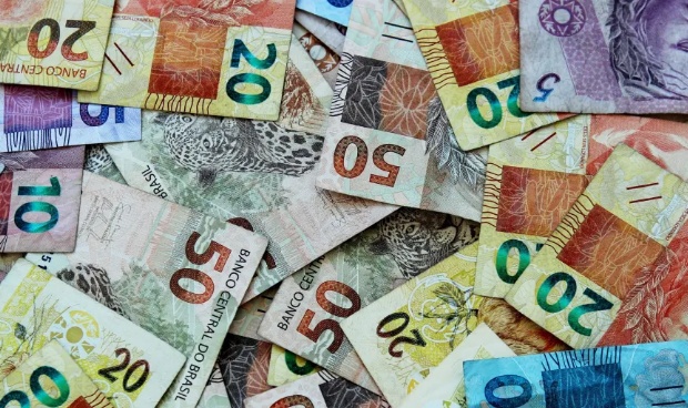 Governo prevê salário mínimo de R$ 1.502 em 2025; alta de 6,37% sobre valor atual
