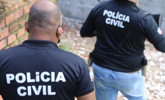 Filho mata e corta a mão da mãe para sacar dinheiro em Salvador