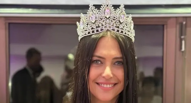 Mulher de 60 anos ganha Miss Universo Buenos Aires e revela truques de beleza
