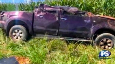 Motorista capota caminhonete em plantação de milho na BR-163 entre Sinop e Sorriso