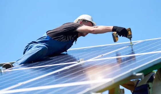 Energia gerada por painel solar já equivale a 3 hidrelétricas de Itaipu no Brasil