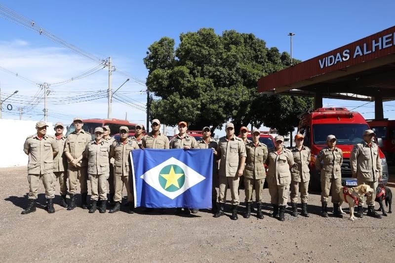 Bombeiros e cães farejadores de MT iniciam operações no Rio Grande do Sul nesta segunda-feira (06)